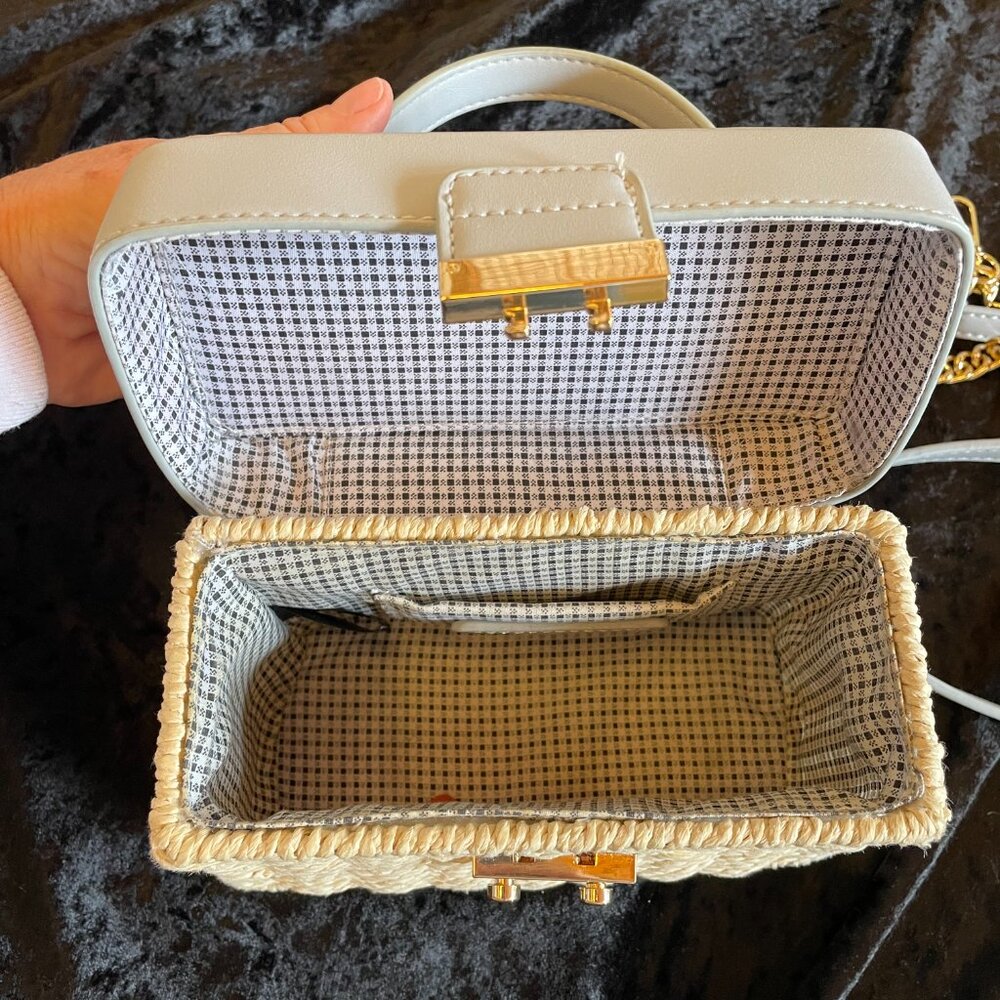 Live Dreams light blue basket pill box purse - Picture 6 of 9